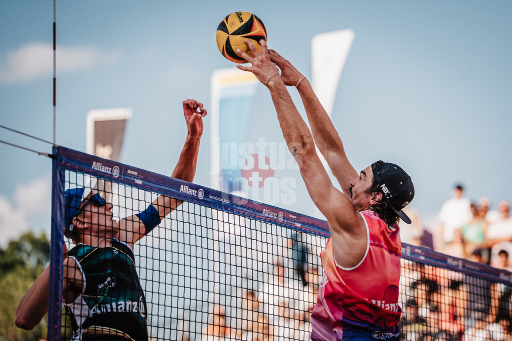 Beachvolleyball | Männer | Allianz German Beach Tour 2025 | Tourstop München | 04.07.2025 | v.l. Momme Lorenz gegen Jannik Kühlborn