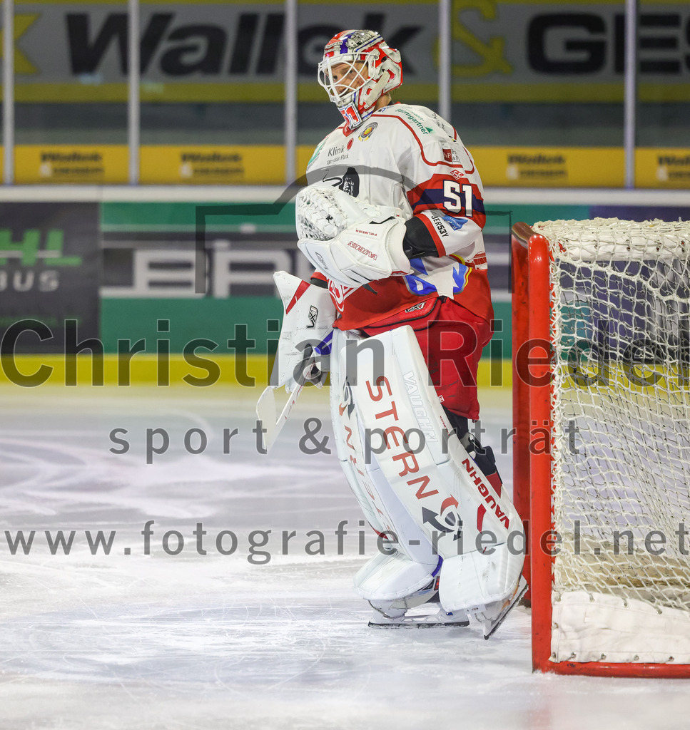 2026-02-20_047_TSV_Erding_gegen_Deggendorfer_SC | Erding, Deutschland, 20.02.2026:Eishockey, Oberliga Süd 2025 / 2026, 49. Spieltag, TSV Erding gegen Deggendorfer SC, Endergebnis: 4:1Torwart Timo Pielmeier (Deggendorfer SC, #51)Foto: Christian Riedel / fotografie-riedel.net