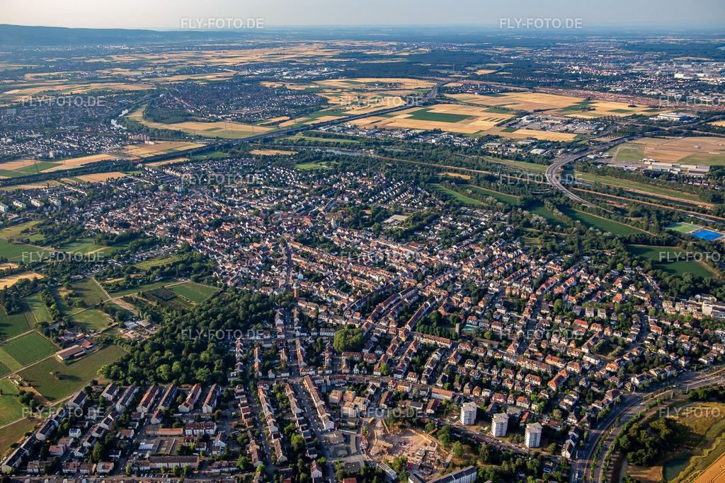 Ortsansicht von Westen | Luftbild: Ortsansicht von Westen im Ortsteil Feudenheim in Mannheim im Bundesland Baden-Württemberg in Deutschland. Foto: IMG_136957.jpg vom 24.06.2023 durch ©2025 Werner Riehm fly-foto.de/copyright - Realisiert mit Pictrs.com