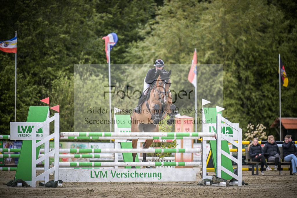 DOS_6276 | Entdecke hochwertige Reitturnierfotos von Foto Oger. Professionell, emotional und authentisch – jetzt Lieblingsmomente im Shop bestellen.Deutschlandweite Turnierfotografie. - Realisiert mit Pictrs.com