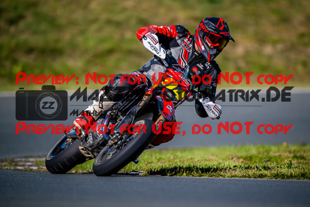 MaZZes_FotoMatrix_220904_7040 | UE40