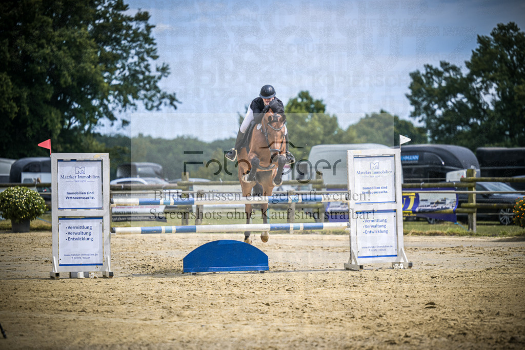 DOS_4427 | Entdecke hochwertige Reitturnierfotos von Foto Oger. Professionell, emotional und authentisch – jetzt Lieblingsmomente im Shop bestellen.Deutschlandweite Turnierfotografie. - Realisiert mit Pictrs.com