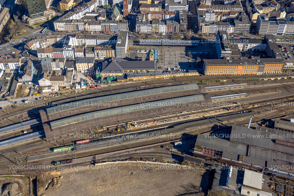 Hagen250302436 | Luftbild, Hbf Hauptbahnhof Hagen mit Bahnhofsvorplatz und Bahnsteigen, Wehringhausen, Hagen, Ruhrgebiet, Nordrhein-Westfalen, Deutschland