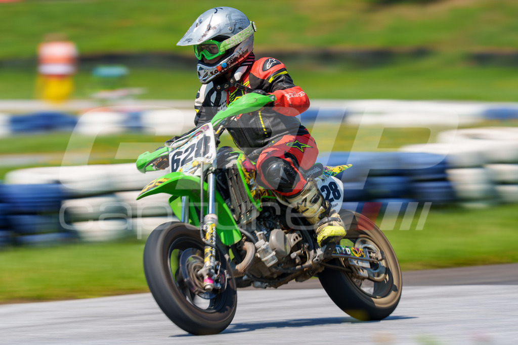 G-Cup + Supermoto Staatsmeisterschaft + Hungarian Supermoto Championship | GRIPcapture steht für authentische Sportfotografie in Österreich – für Momente, die mehr sind als Geschwindigkeit oder Ergebnis. Es geht um Emotion, Spannung, Fokus und den Augenblick, der oft nur einen Wimpernschlag dauert.Ob Motorsport, Teamsport oder 