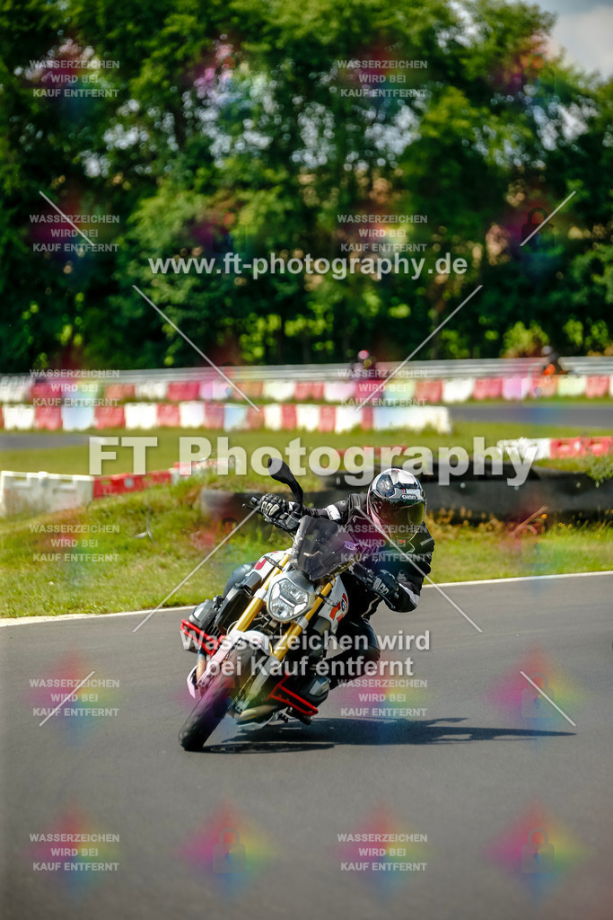 VBK-4889 | Hier findet Ihr Bilder von Touristenfahrten auf der Nürburgring Nordschleife oder von anderen Veranstaltungen die ich besucht habe. Viel Spass beim Durch Schauen 