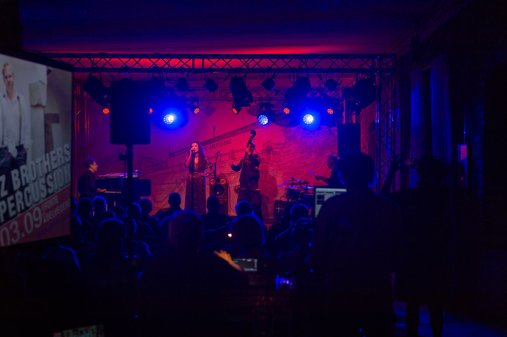 Maria Markesini Konzert | Maria Markesini meets Klazz Brothers im Forte Belvedere Leisnig zum Festival Hallo Leisnig 2022. - Realisiert mit Pictrs.com