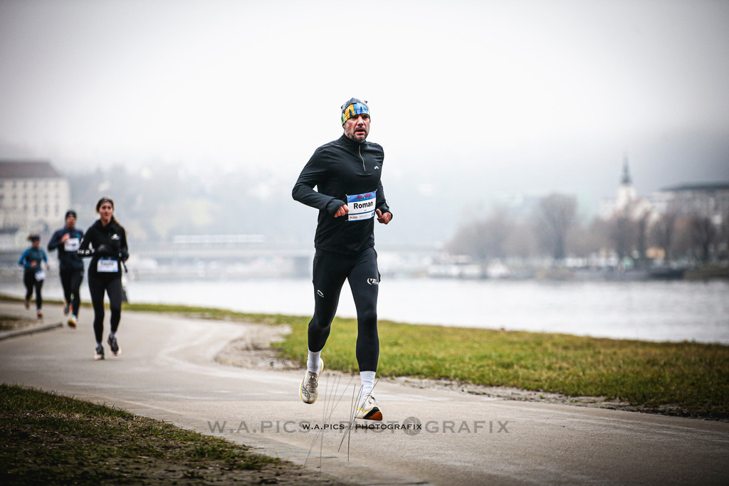 ..... | Linz, AUSTRIA,14. Dezember 25, ALOHA WINTERLAUF DEZEMBER 25 , Image shows: Photo: WAPICS / Andreas Willdoner