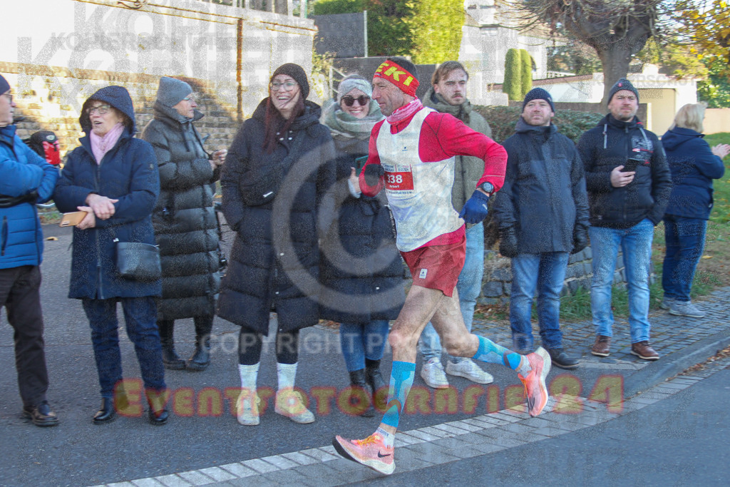 241201_1216_EV4_2000 | Sportfotografie im Rhein-Sieg Kreis, Köln, Bonn, NRW, Rheinland Pfalz, Hessen, etc. Unser Tätigkeitsfeld umfasst den Laufsport vom Volkslauf über den Marathon, Duathlon, Triathon bis zum Ultralauf wie Kölnpfad Ultra oder Schindertrail.