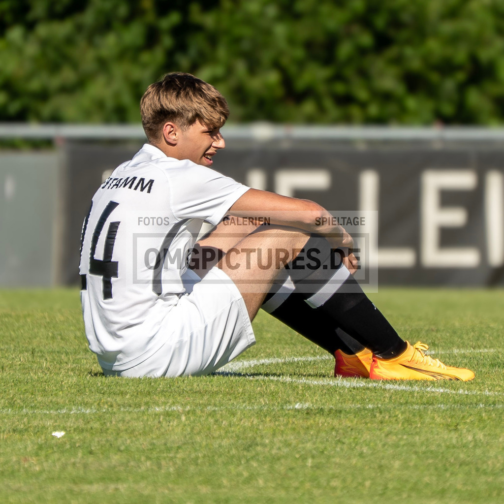 _OMG8300 | www.omgpictures.de, Sportfotograf, Verein, Fotograf, Baden Württemberg, Stuttgart, Heilbronn, omgpictures, Spieltag,  - Realisiert mit Pictrs.com