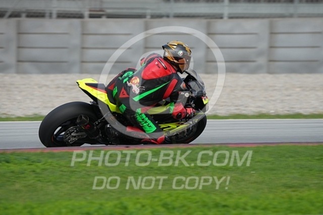 2024_10_25_PBK_32151 | Sportfotografie; SlowMotion; Video; Rennstrecke; Hafeneger; Speer; Racing; RSE; BMW; CBO; Trackday; Motorsportarena; Hockenheimring; Brno; Most; Barcelona; Valencia