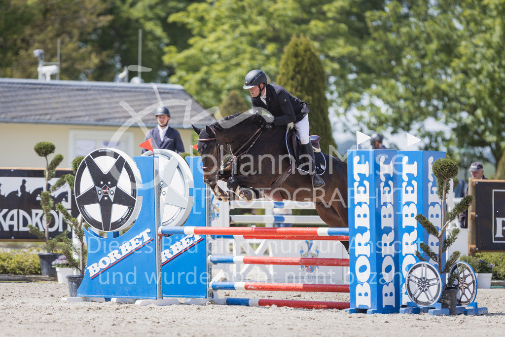 230518_MayDays_SprPf-A2-289 | Deine schönsten Turniermomente als professionelle Fotos! Entdecke hochwertige Pferdesport-Fotografie im Online-Shop. Jetzt Fotos finden & bestellen!