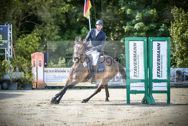 DOS_2879 | Entdecke hochwertige Reitturnierfotos von Foto Oger. Professionell, emotional und authentisch – jetzt Lieblingsmomente im Shop bestellen. - Realized with Pictrs.com