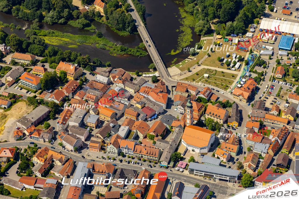 Das Luftbild der Stadt Roding wurde 2022 vom Flugzeug heraus erstellt (keine Drohnen-Aufnahmen) Aufnahmehöhe ca.450 Meter- hohe Bildauflösung und Druck-Qualität. Garantiert!