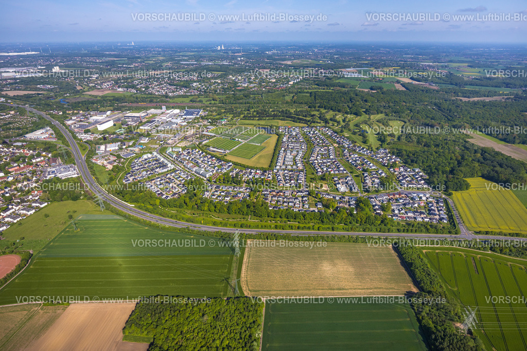 Dortmund230503561Hohenbuschei (1) | Luftbild, DSW 21 Dortmunder Stadtwerke, Wohngebiet Hohenbuschei, BVB 09 Borussia Dortmund Trainingszentrum, Adi-Preißler-Allee, Brackeler Feld, Brackel, Dortmund, Ruhrgebiet, Nordrhein-Westfalen, Deutschland