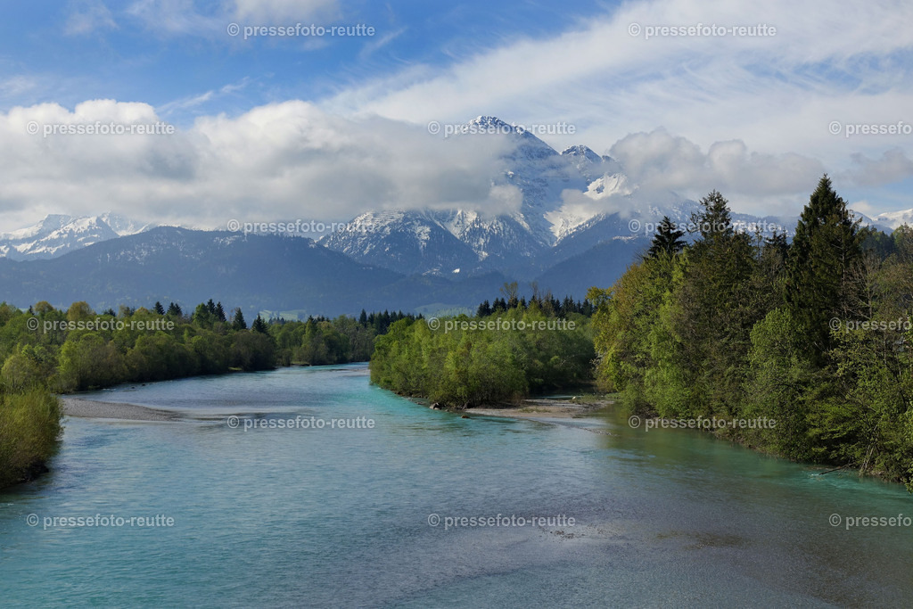 welltvi-Lechbruecke-Pflach_Schoenwetter-16052019-DSD01307 | Info aus dem Bezirk Reutte/Ausserfern Tirol sowie eine umfangreiche Bilddatenbank über die gesamte Region: Lechtal, Talkessel Reutte, Tannheimertal, Zwischentoren. Lech, Plansee, Zugspitze, Grenztunnel, B179, Fernpassstraße, Verkehr, Lawinen, Tradition, - Realisiert mit Pictrs.com
