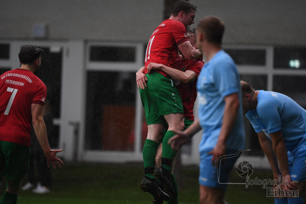 BV Bockhorn-SG FriPe | Relegation zur Kreisliga; BV Bockhorn (weiß)-SG FriPe (rot) am 05.06.2025 in Oldenburg/Ofenerdiek (Lagerstraße), Photo: Philip Eiben 2025 - Realisiert mit Pictrs.com