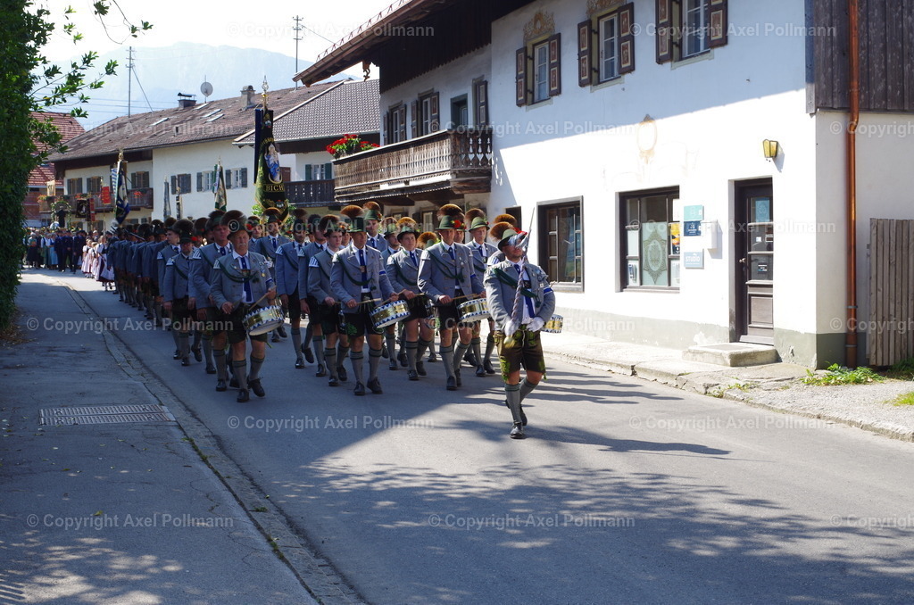IMGP3609 | fotografiert von Axel PollmannLeonhardi Wallfahrt Benediktbeuern und Murnau, Fronleichnam, Fasching, Landschaft im Loisachtal und Benediktbeuern  - Realisiert mit Pictrs.com