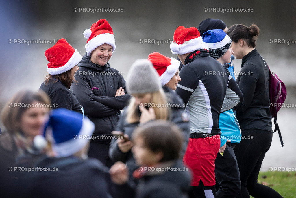 Bonner Nikolauslauf in Bonn, 08.12.2024 | Impressionen vom Bonner Nikolauslauf am 08.12.2024 in Bonn (Freizeitpark Rheinaue). Foto: BEAUTIFUL SPORTS/Axel Kohring