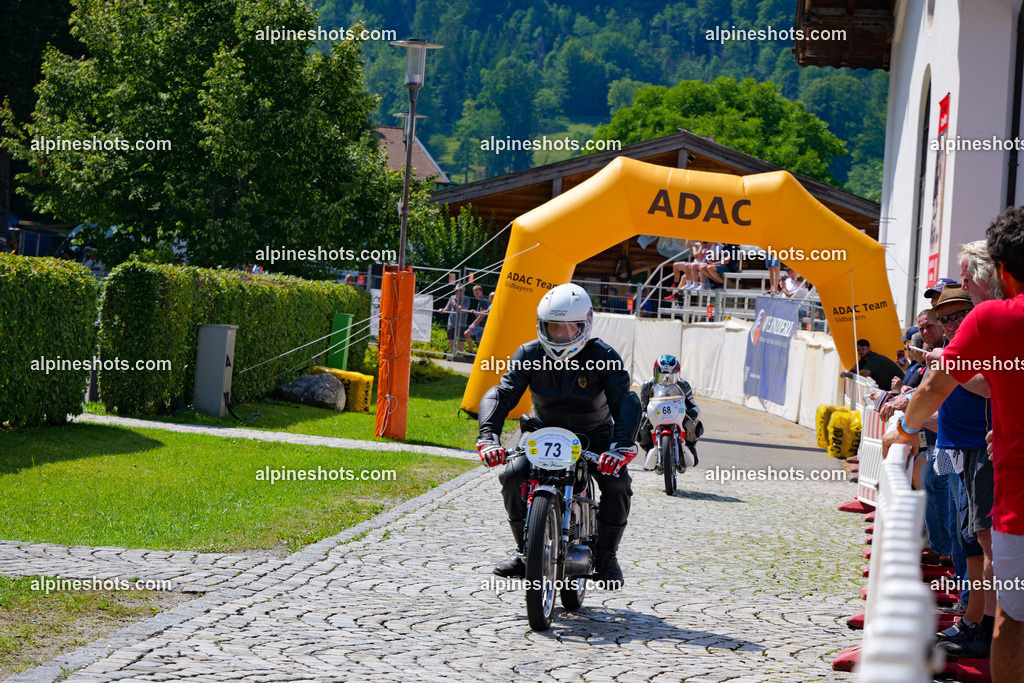 P1014731 | Erleben Sie atemberaubende, hochqualitative Fotos Ihrer Fahrt entlang der malerischen Alpenstraßen. Besuchen Sie alpineshots.com, um professionelle Aufnahmen Ihrer unvergesslichen Reise zu finden und zu kaufen - Realisiert mit Pictrs.com