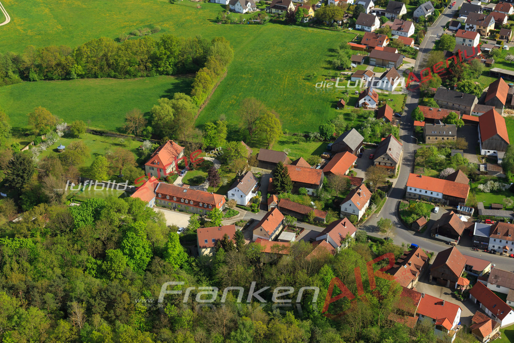 Luftbild von Oberwaiz Eckersdorf - Luftaufnahme wurde 2015 von https://frankenair.de mittels Flugzeug (keine Drohne) erstellt - die Geschenkidee