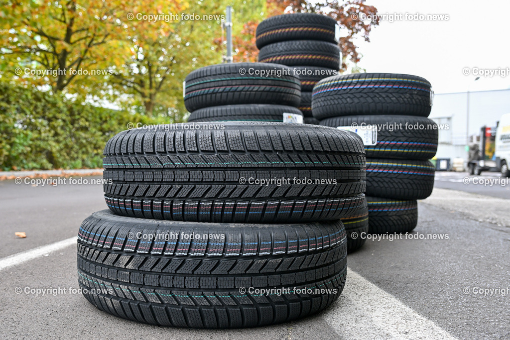 Reifen Wondraschek_ Linz_ 17.10.2023-20 | 17.10.2023, Linz, AUT,Reifen Wondraschek, im Bild Vorbestellte Reifen fuer den Verkauf