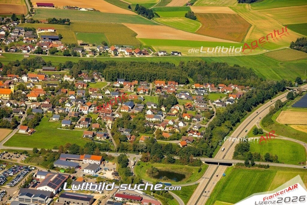 Das Luftbild zeigt : Neubaugebiet Bauplatz Hausen - Die Luftaufnahme wurde 2023 vom UL-Flugzeug aus erstellt ( keine Drohne ) - Hochauflösende Luftaufnahme - Für grossformatige Ausdrucke geeignet. Die Geschenkidee !Mit Lizenz und Bildrechte bestellbar