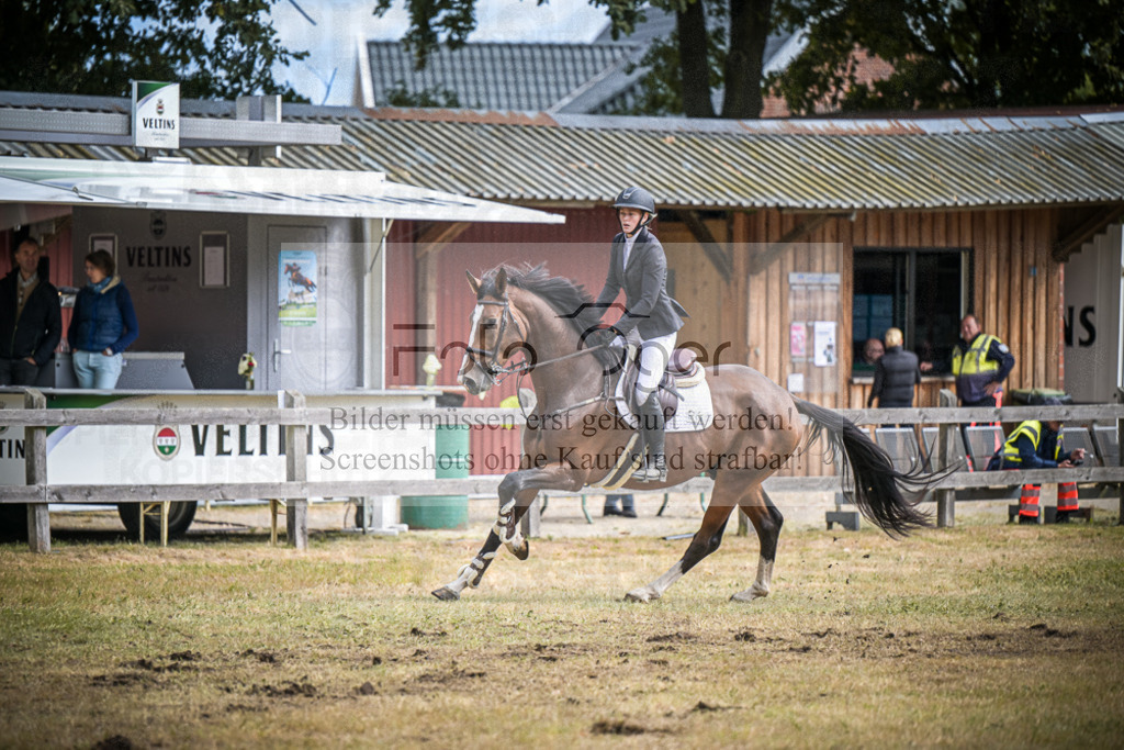 DOS_0514 | Entdecke hochwertige Reitturnierfotos von Foto Oger. Professionell, emotional und authentisch – jetzt Lieblingsmomente im Shop bestellen. - Realisiert mit Pictrs.com