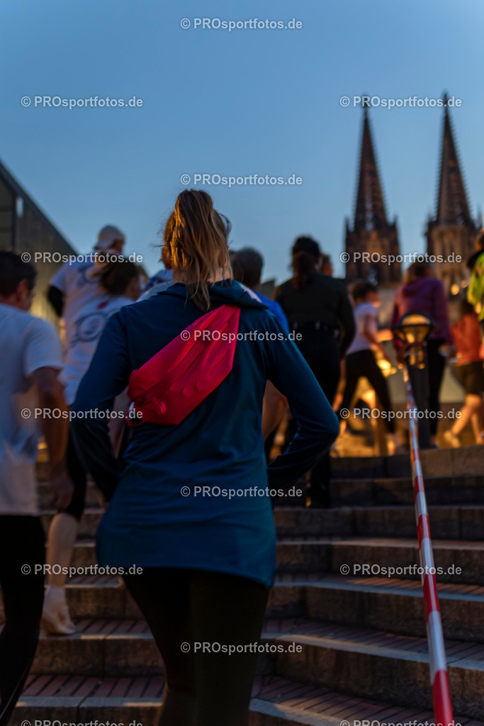 21. Nachtlauf des ASV Köln; Köln, 08.05.24 | Impressionen vom 21. Nachtlauf des ASV Köln am 08.05.24 in der Altstadt von Köln (Deutschland). Foto: BEAUTIFUL SPORTS/Bernd Hoffmann