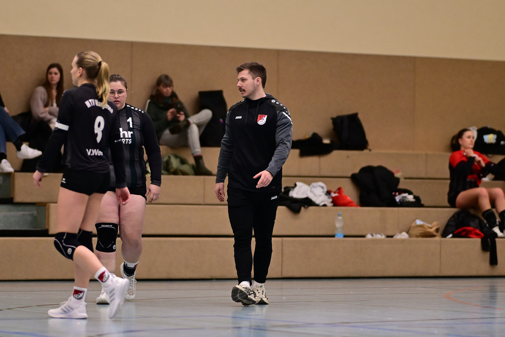 Faustball I Frauen I Saison 2025-2026 I Bundesliga Nord I 7c. Spieltag I MTV Wangersen - Ohligser TV | Der Sportfotograf. - Realisiert mit Pictrs.com