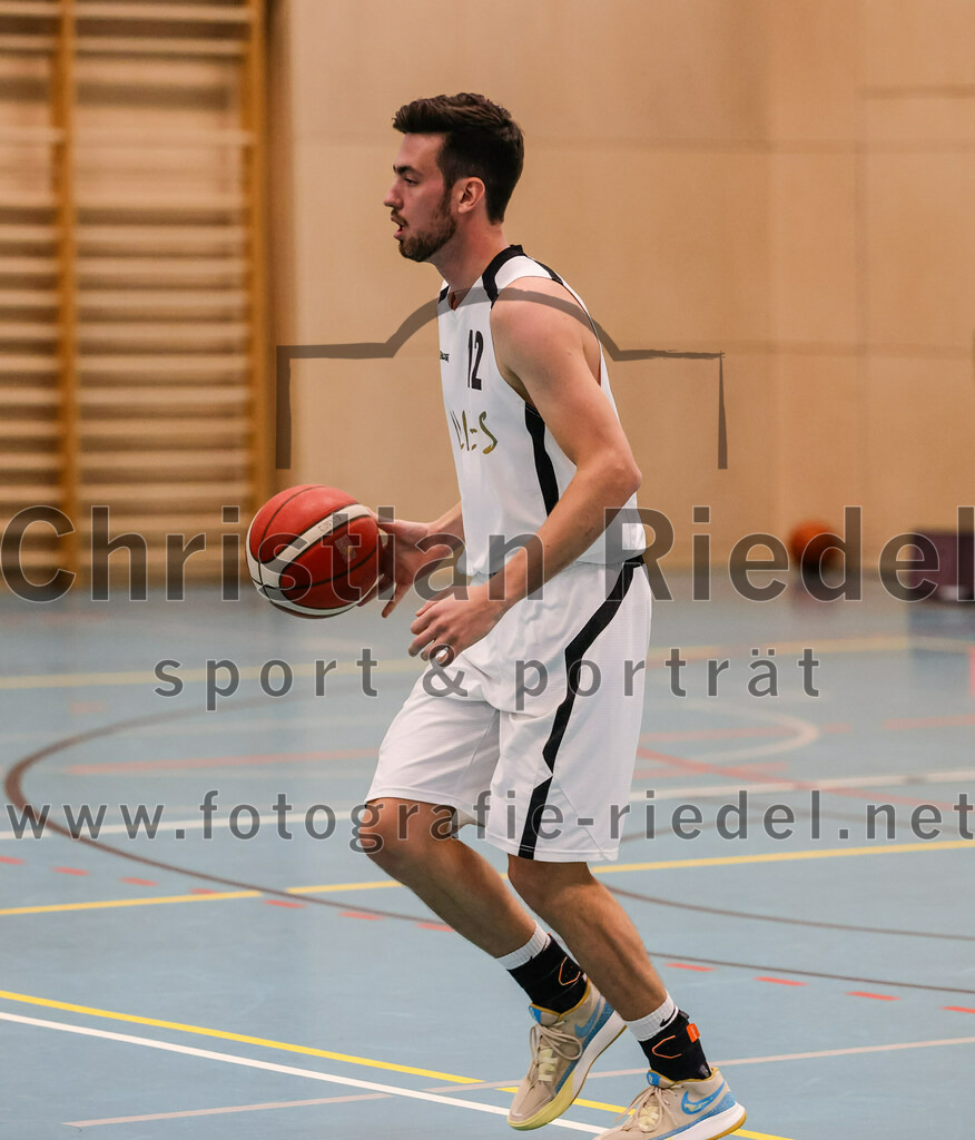 2023-10-08_021_TSV_Vaterstetten_gegen_ESV_Staffelsee | Vaterstetten, Deutschland, 08.10.2023:
Basketball, Bayernliga Herren Süd 2023 / 2024, 3. Spieltag, TSV Vaterstetten gegen ESV Staffelsee, Endergebnis: 62:90

Foto: Christian Riedel / fotografie-riedel.net
