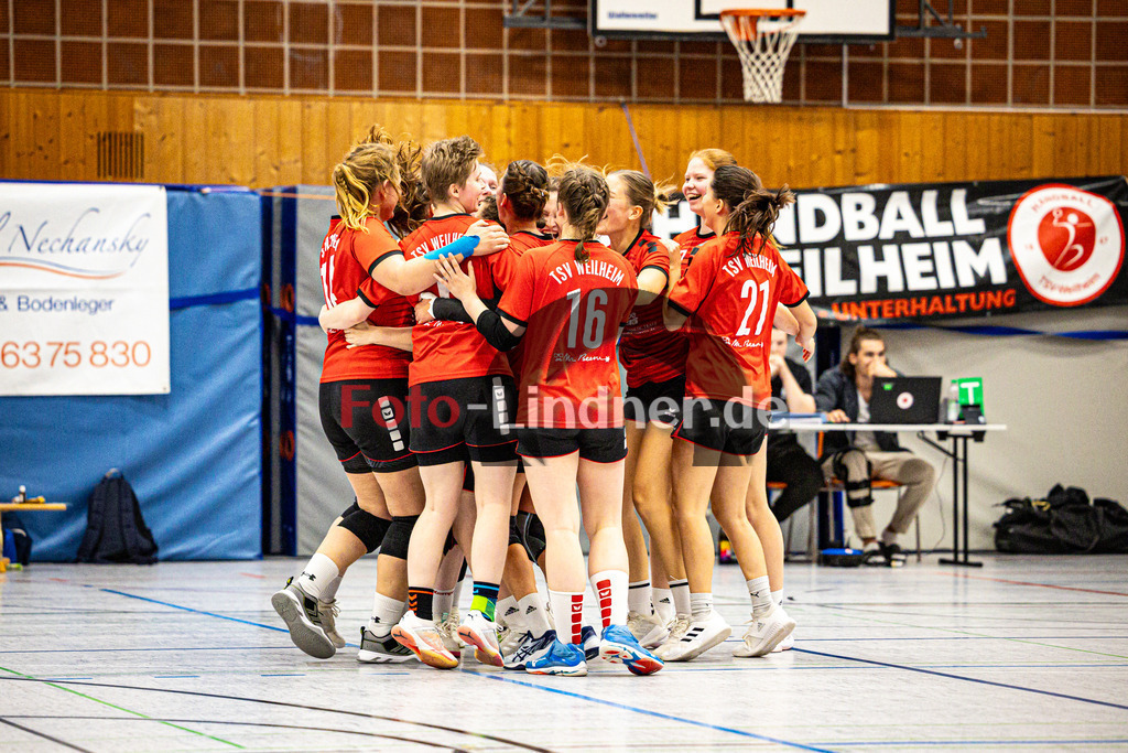 TSV Weilheim gegen SG Biessenhofen-Marktoberdorf | Handball Bezirksoberliga Frauen Alpenvorland 2024/25, TSV Weilheim gegen SG Biessenhofen-Marktoberdorf, 20250412,Siegesfeier,2025-04-12 in Weilheim (Weilheim, Am Hardt), AlleCopyright: WolfgangxLindner www.foto-lindner.de