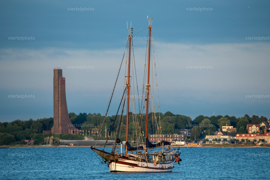 vor Laboe | Kieler Woche 2022 - Realisiert mit Pictrs.com