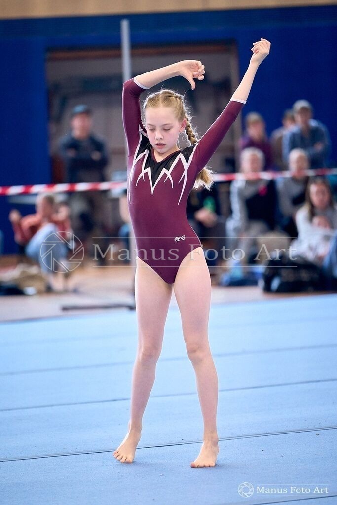 2024-04-19-2-3-C-DSC01911 | Professionelle Sportfotografie in Hamburg, Schleswig-Holstein und Niedersachsen – spezialisiert auf Rhönrad, Geräteturnen, Leistungsturnen und rhythmische Sportgymnastik. Bundesweite Begleitung von Rhönrad-Events. Jetzt Sport-Fotos - Realisiert mit Pictrs.com