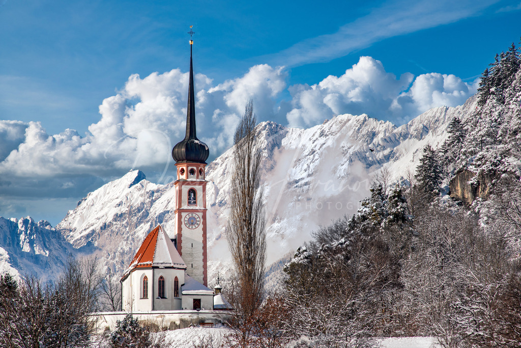 Leiblfing | Die Kirche von Leiblfing im Winter