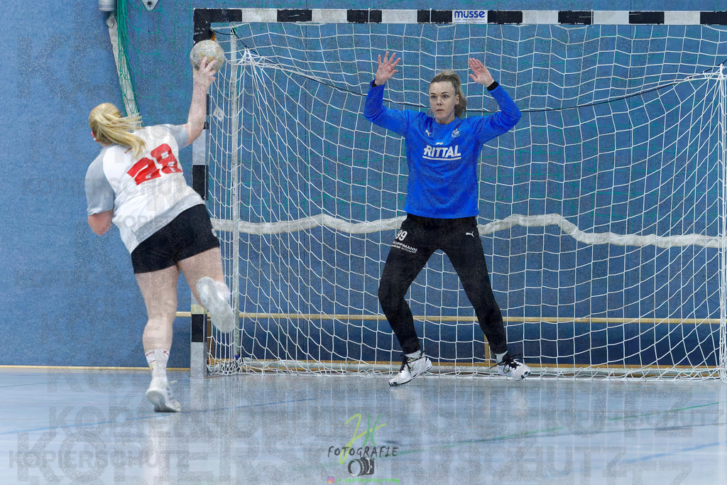 Frauen Oberliga Mitte (HHV); HSG Eibelshausen/Ewersbach - HSG Wettenberg II | Frauen Oberliga Mitte (HHV); HSG Eibelshausen/Ewersbach - HSG Wettenberg II am 13.12.2025 in Steinbrücken (Sporthalle am Hammerweiher)Photo © 2025 - Jörg Heinrich - Realisiert mit Pictrs.com