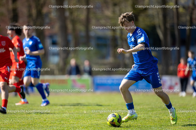 Fußball I Junioren I Saison 2025-2026 I DFB-Nachwuchsliga I 8. Spieltag I JFV Lübeck - 1. FC Magdeburg 61 | Adrian Drews (23, 1. FC Magdeburg) - Realisiert mit Pictrs.com