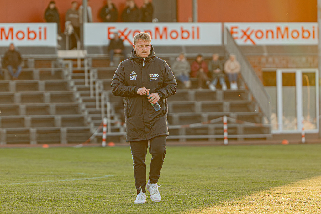 Fußball I Herren I Saison 2025-2026 I Bezirksliga Weser-Ems 4 I 23. Spieltag I TuS Frisia Goldenstedt - SW Osterfeine I 08173 | jns.sportfotos - Realisiert mit Pictrs.com