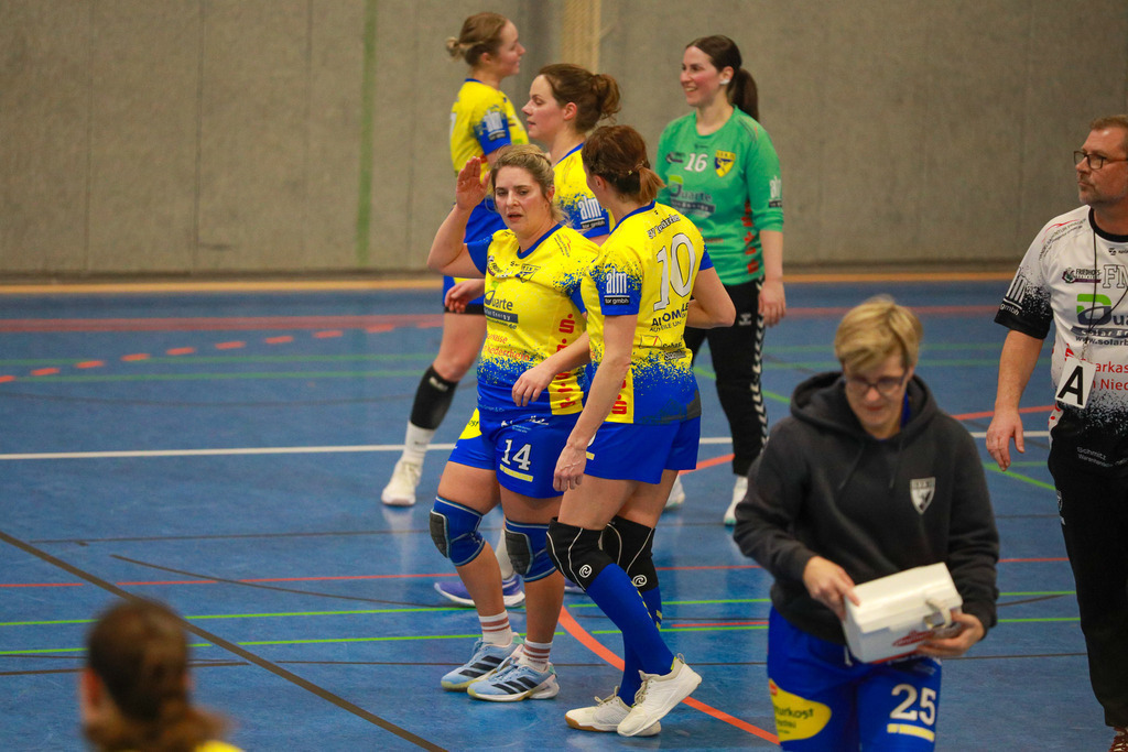 SvSchermbeck_SVN_061225_083 | Bildergalerie von Sport-Ereignissen aber auch von weiteren spannenden Dingen - nicht nur vom Niederrhein. In Anlehnung an den bekannten Spruch von Hanns Dieter Hüsch heißt das Motto: "Niederrhein ist überall".  - Realisiert mit Pictrs.com