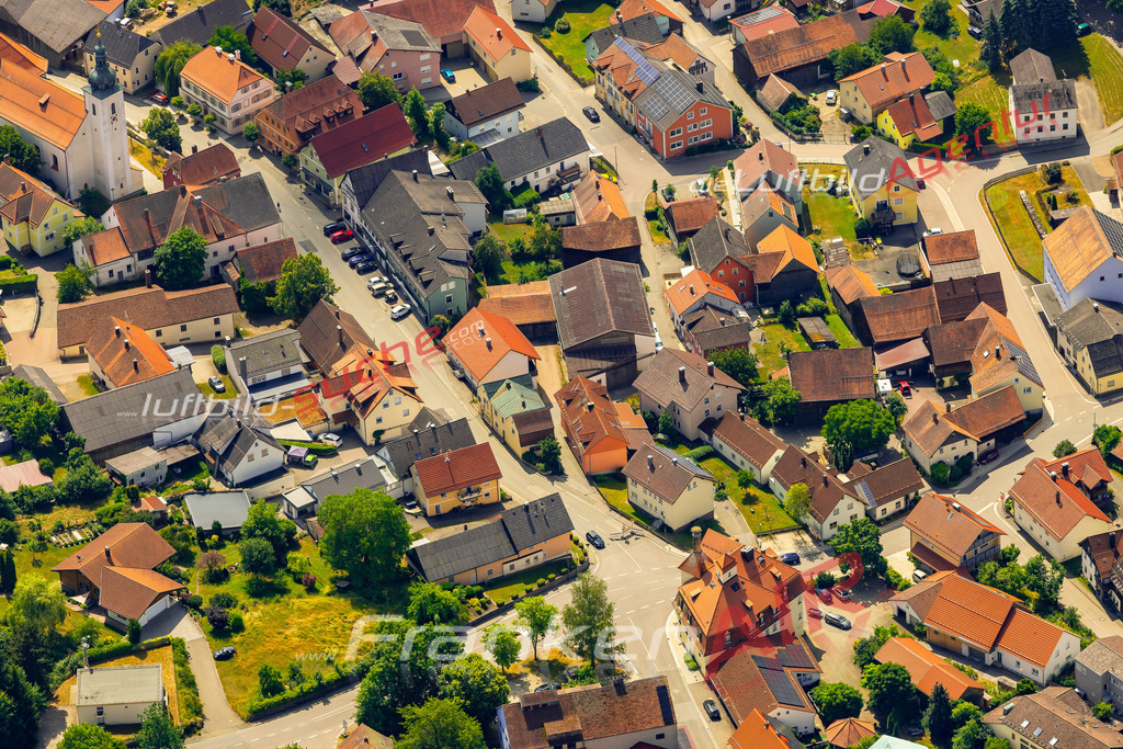 Das Luftbild zeigt :  Tiefenbach - Die Luftaufnahme wurde 2023 vom UL-Flugzeug aus erstellt ( keine Drohne ) - Hochauflösende Luftaufnahme - Für grossformatige Ausdrucke geeignet. Die Geschenkidee !Mit Lizenz und Bildrechte bestellbar