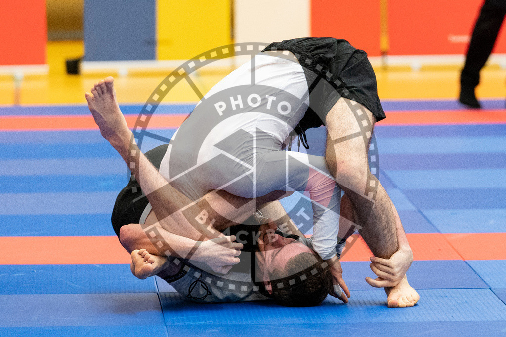 20231118PBB13770 | Fighters compete during the AJP Tour 600 Frankfurt Championship in Frankfurt/Main, Germany, on November 18, 2023.