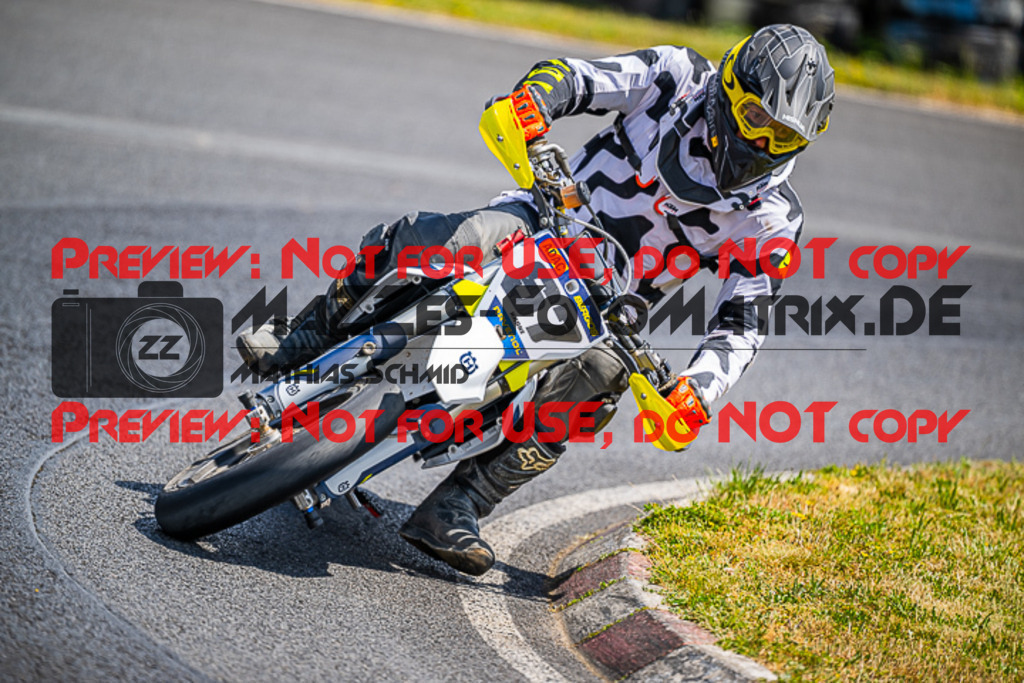 MaZZes_FotoMatrix_220529_8402 | Fotograf Mathias Schmid
Sportfotograf,
Eventfotograf,
Hochzeitsfotograf,
Portraitfotograf