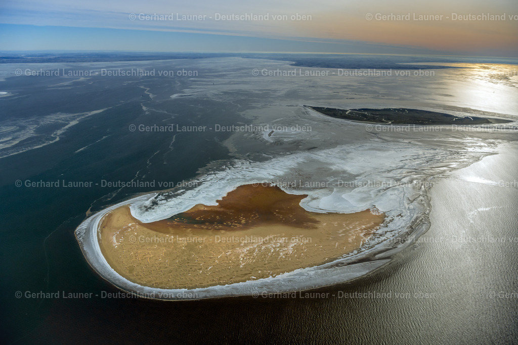 4044411 | winterliches Wattenmeer bei Vogelschutzgebiet Memmert, Nationalpark Niedersächsisches Wattenmeer, Winteraufnahme Mellum