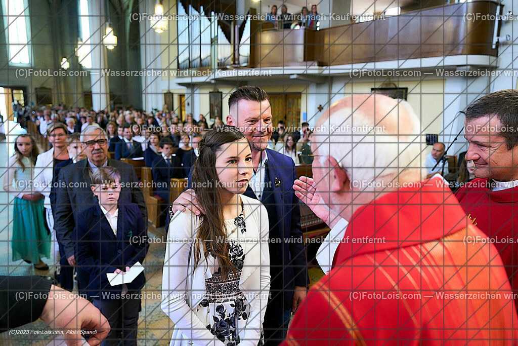 ALP2339_Pfarrfirmung Wieselburg_Sakrament der Firmung | (C)FotoLois.com, Alois Spandl, Pfarrfirmung in Wieselburg mit Firmspender Eduard Gruber (ehemaliger Generalvikar der Diözese St. Pölten), Sa 3. Juni 2023.