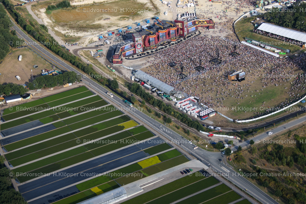 Weeze Parookaville 2022_ Creative_Airphotography H.Klöpper-6098 | Parookaville 2022 Weeze. Das größte Elektro Event Festival mit 220.000 Besucher. Zeltstadt - Realisiert mit Pictrs.com
