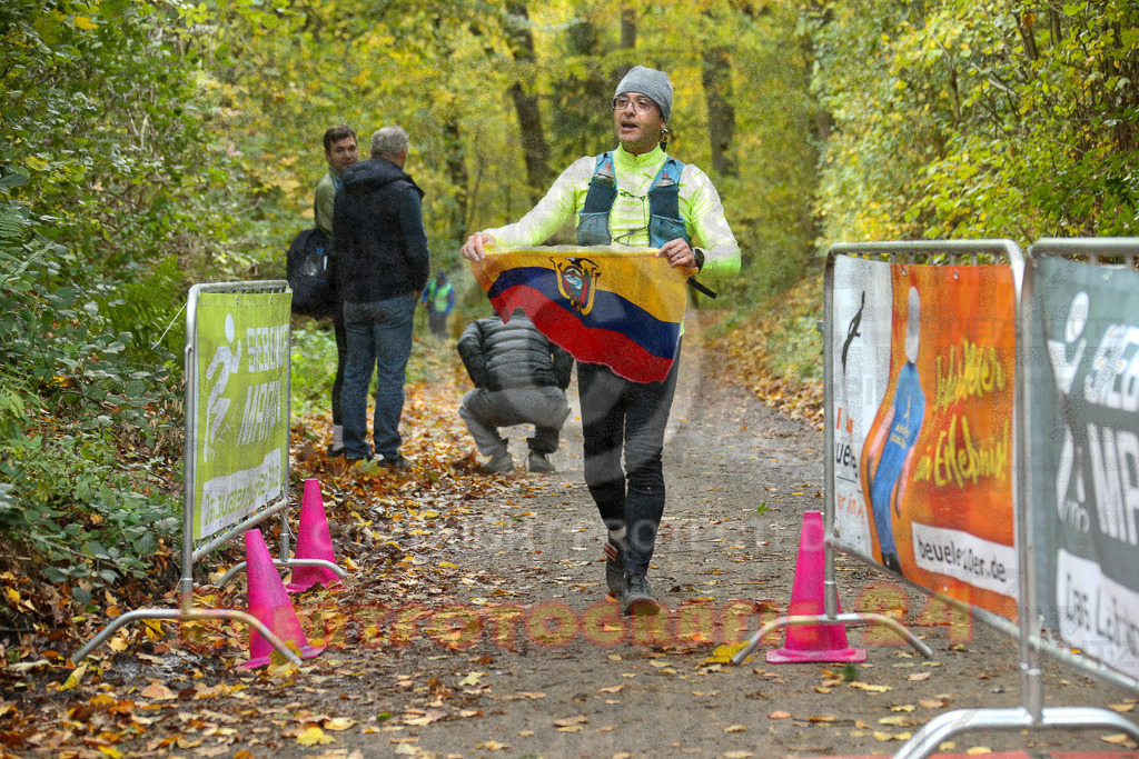 251026_1348_EX1_3978 | Sportfotografie im Rhein-Sieg Kreis, Köln, Bonn, NRW, Rheinland Pfalz, Hessen, etc. Unser Tätigkeitsfeld umfasst den Laufsport vom Volkslauf über den Marathon, Duathlon, Triathon bis zum Ultralauf wie Kölnpfad Ultra oder Schindertrail.