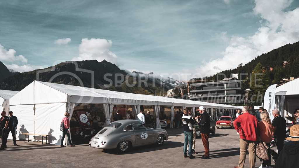 19. Arosa ClassicCar 2023 - 3. September 2023 | 19. Arosa ClassicCar 2023
Arosa, Schweiz
Bächli Britta aus Lenzburg mit der Startnummer 277 in einem Porsche 356 PRE-A, Jahrgang 1954, in der Klasse Classic Trophy, im Fahrerlager.
@arosaclassiccar, @arosa.official, #arosaclassiccar, #arosa, #76curves, #classiccar
Bild: Sportfotografie Markus Aeschimann | www.markus-aeschimann.ch - Realisiert mit Pictrs.com