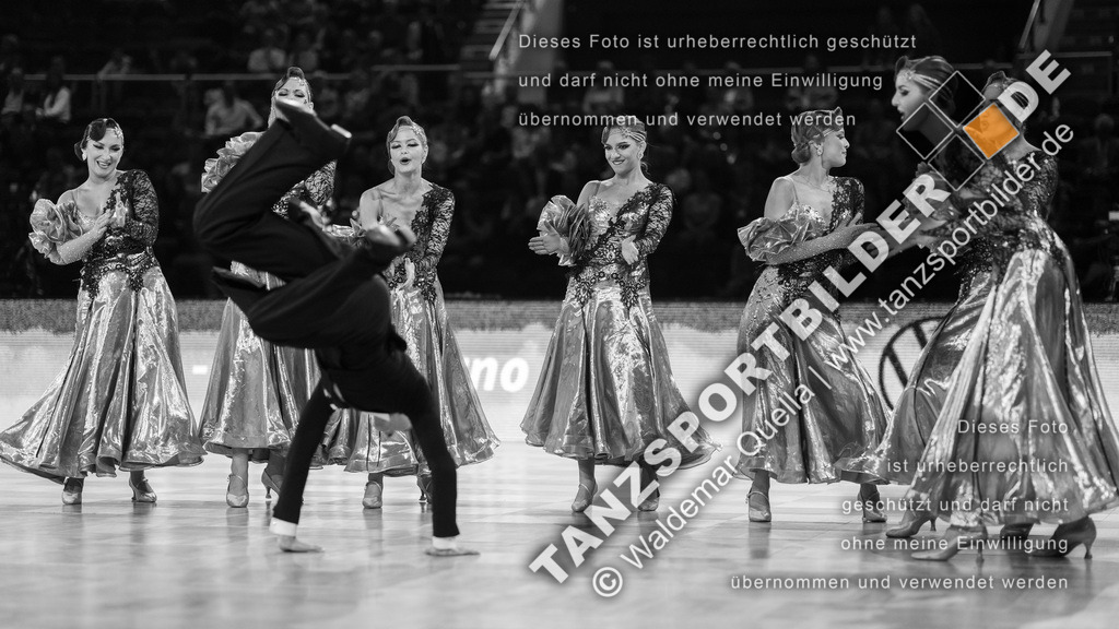 20251206-04114 | Hier finden Sie Tanz Bilder vom Latein und Standard Formationen tanzen. Sportbilder vom Tanzsport. Schöne Fotos und von Weltmeisterschaft, Europameisterschaft, Bundesliga, Regionalliga, Oberliga und Landesliga sowie von GOC Stuttgart, DanceComp, WM Bremen