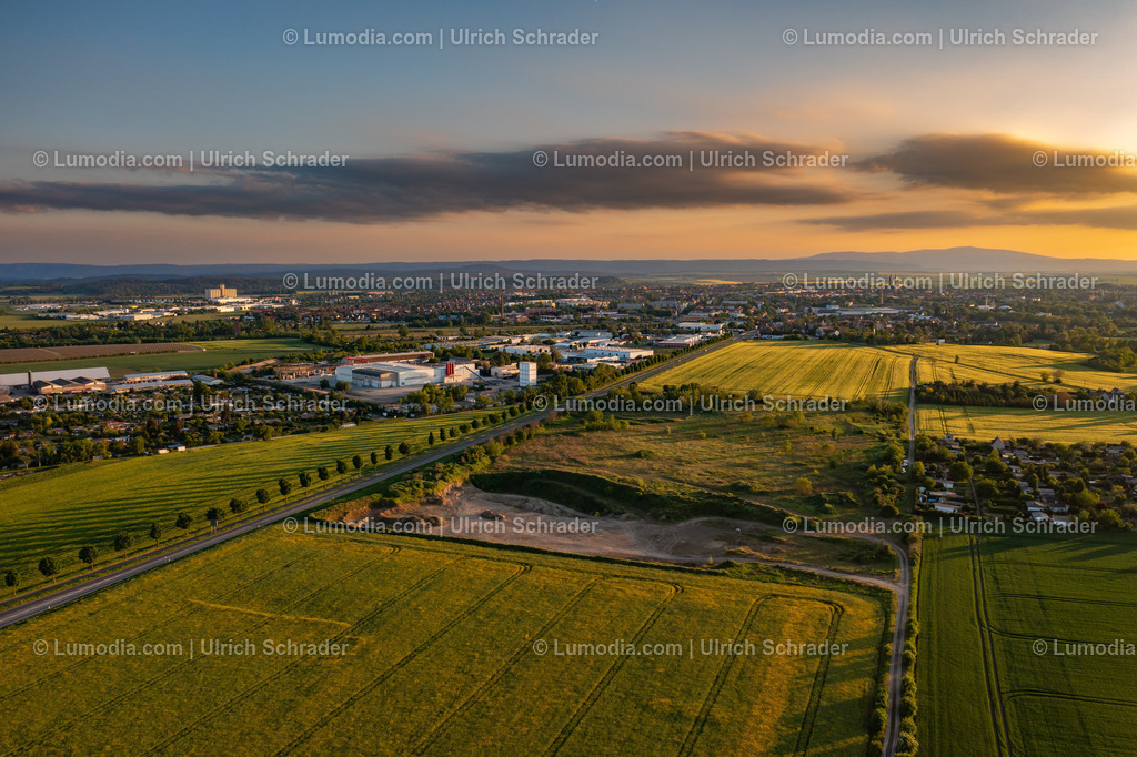 10049-51948 - Abendlicht über Halberstadt | Stockfoto und Bilderpool mit Bildmaterial aus Deutschland, dem Harz, Halberstadt, Quedlinburg, Wernigerode und weltweit. Qualitativ hochwertige und professionelle Fotos anschauen und kaufen. - Realisiert mit Pictrs.com