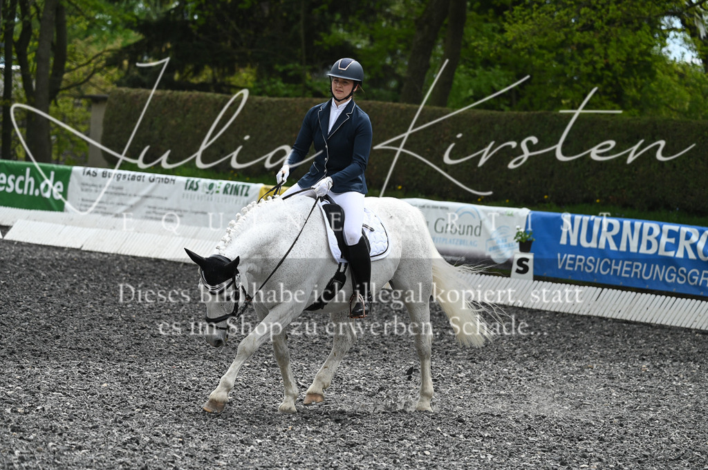 20230512_JK-Röhrsdorf-07-221 | Pferde- und Turnierfotografie in Westsachsen. Pferdeportraits, Auftragszeichnungen und intuitive Kunst.