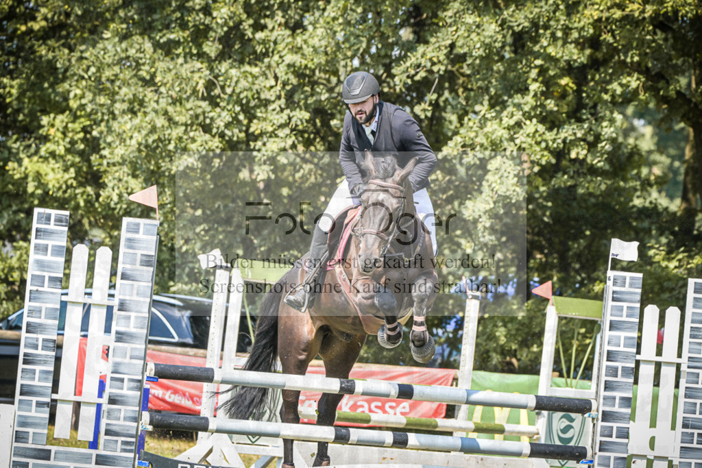 DOS_0563 | Entdecke hochwertige Reitturnierfotos von Foto Oger. Professionell, emotional und authentisch – jetzt Lieblingsmomente im Shop bestellen.Deutschlandweite Turnierfotografie. - Realisiert mit Pictrs.com